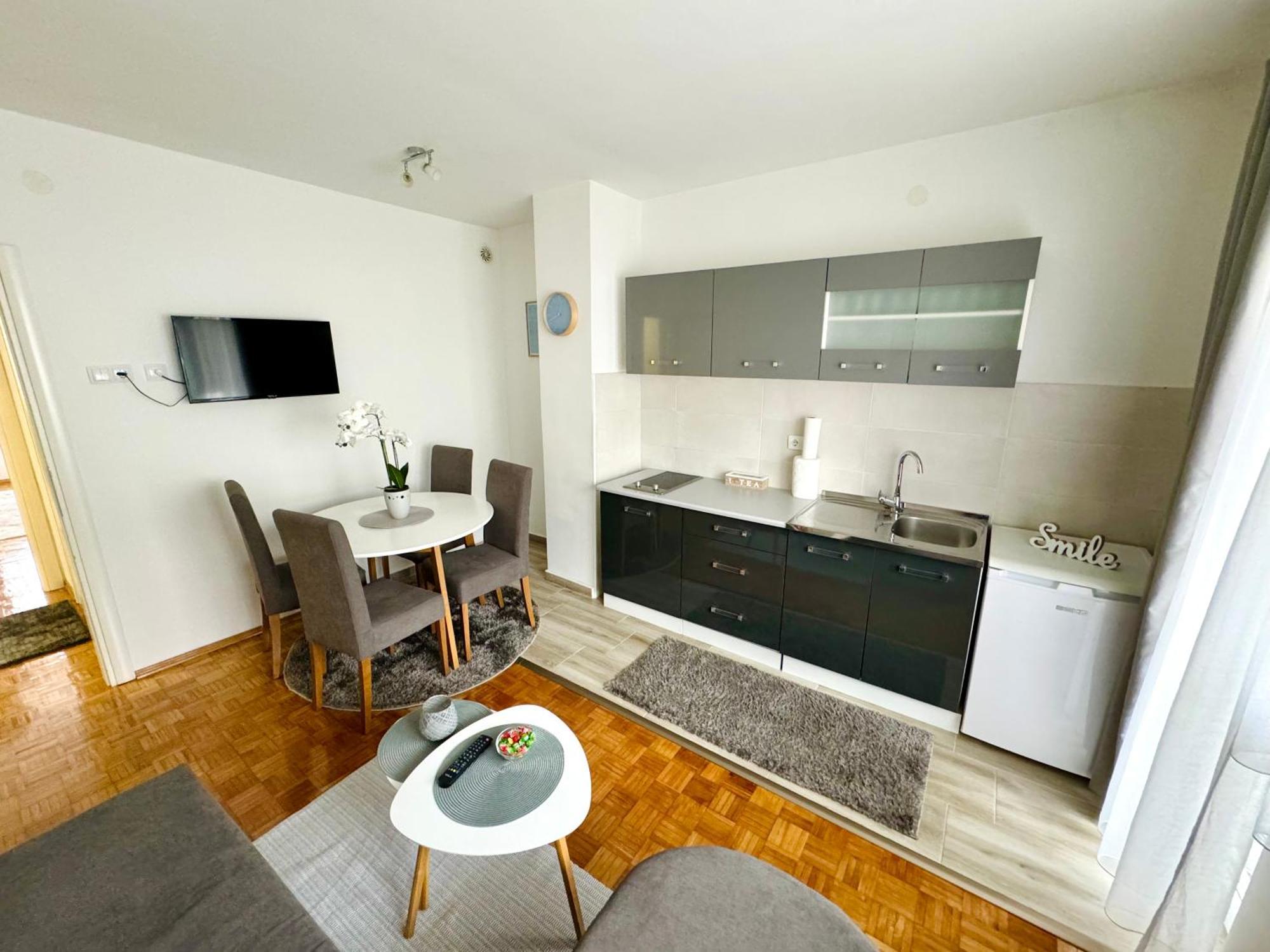 Gradiska Na Savi Apartmani I Sobe Eksteriør bilde